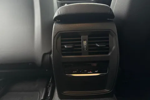 RV23YGO BMW 2 Series 3.0 M240i Auto xDrive Euro 6 (s/s) 2dr Thumbnail #32