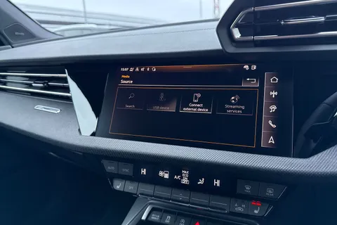 Audi A3 1.5 TFSI Black Edition Sportback Euro 6 (s/s) 5dr Thumbnail #38