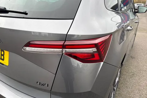 KP72OBB Škoda Karoq 2.0 TSI SportLine DSG 4WD Euro 6 (s/s) 5dr Thumbnail #9