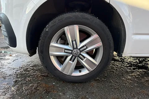 CX74LDK Volkswagen Transporter 2.0 TDI 150 Highline Kombi Van Thumbnail #10