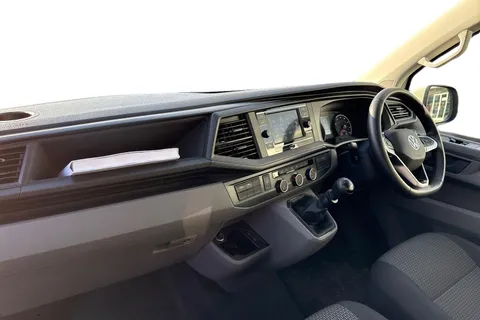 CX74LDK Volkswagen Transporter 2.0 TDI 150 Highline Kombi Van Thumbnail #15