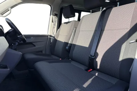 CX74LDK Volkswagen Transporter 2.0 TDI 150 Highline Kombi Van Thumbnail #16