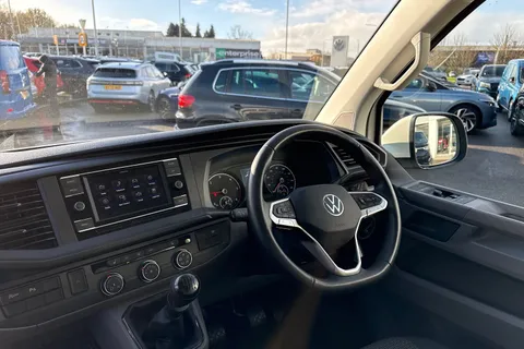 CX74LDK Volkswagen Transporter 2.0 TDI 150 Highline Kombi Van Thumbnail #18