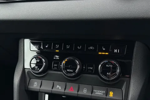 KP72OBB Škoda Karoq 2.0 TSI SportLine DSG 4WD Euro 6 (s/s) 5dr Thumbnail #23