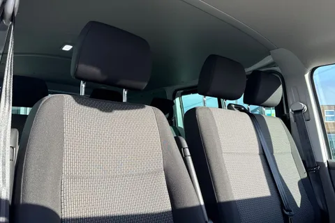 CX74LDK Volkswagen Transporter 2.0 TDI 150 Highline Kombi Van Thumbnail #24