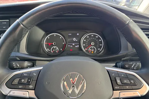 CX74LDK Volkswagen Transporter 2.0 TDI 150 Highline Kombi Van Thumbnail #29