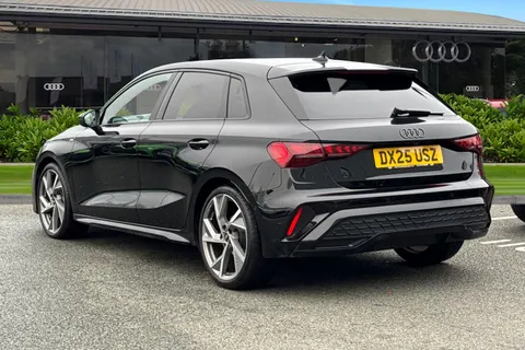 DX25USZ Audi A3 Black Edition 35 TFSI 150 PS S tronic Thumbnail #3