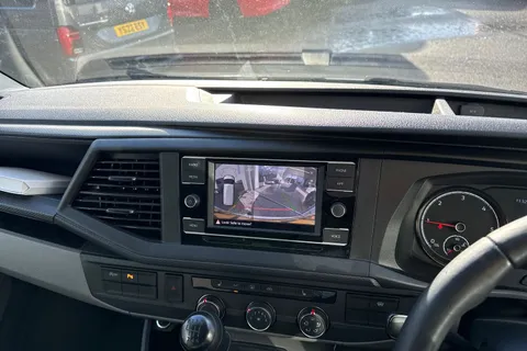 CX74LDK Volkswagen Transporter 2.0 TDI 150 Highline Kombi Van Thumbnail #39