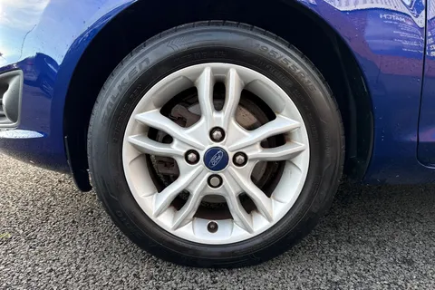 10 of 43 for Ford Fiesta 1.0T EcoBoost Zetec Euro 6 (s/s) 3dr