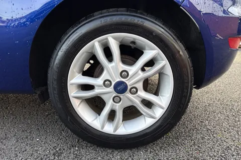 11 of 43 for Ford Fiesta 1.0T EcoBoost Zetec Euro 6 (s/s) 3dr