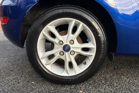 12 of 43 for Ford Fiesta 1.0T EcoBoost Zetec Euro 6 (s/s) 3dr