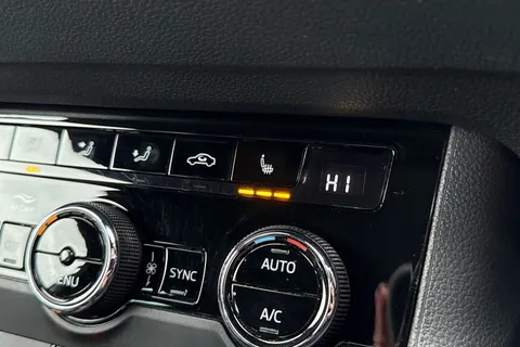 KP72OBB Škoda Karoq 2.0 TSI SportLine DSG 4WD Euro 6 (s/s) 5dr Thumbnail #57