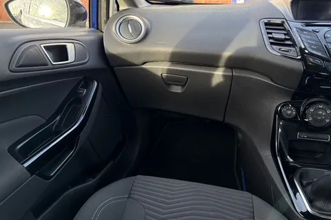 20 of 43 for Ford Fiesta 1.0T EcoBoost Zetec Euro 6 (s/s) 3dr