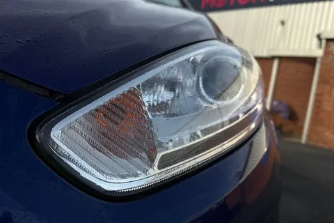 25 of 43 for Ford Fiesta 1.0T EcoBoost Zetec Euro 6 (s/s) 3dr