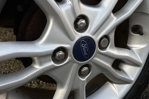 29 of 43 for Ford Fiesta 1.0T EcoBoost Zetec Euro 6 (s/s) 3dr