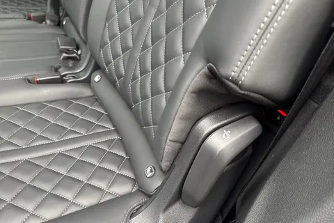 30 of 66 for Audi SQ7 SUV Black Edition TFSI 507 PS tiptronic