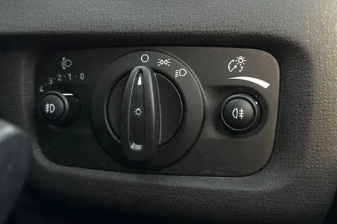 31 of 43 for Ford Fiesta 1.0T EcoBoost Zetec Euro 6 (s/s) 3dr