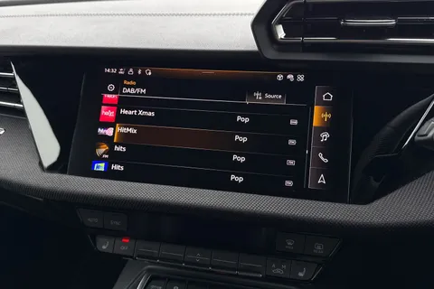 DX25USZ Audi A3 Black Edition 35 TFSI 150 PS S tronic Thumbnail #39