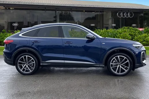 PL25ERX Audi Q5 2.0 TDI Launch Edition Sportback S Tronic quattro Euro 6 (s/s) 5dr Thumbnail #4
