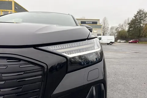 ML25WLD Audi Q4 e-tron Q4 Black Edition 45 e-tron 210,00 kW Thumbnail #27