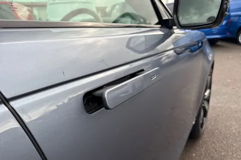 KP21FWF Land Rover Range Rover Velar 2.0 P250 R-Dynamic HSE Auto 4WD Euro 6 (s/s) 5dr Thumbnail #31