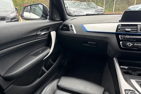 DV19JWJ BMW 1 Series 2.0 120i GPF M Sport Shadow Edition Auto Euro 6 (s/s) 5dr Thumbnail #16