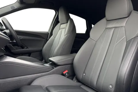 PL25ERX Audi Q5 2.0 TDI Launch Edition Sportback S Tronic quattro Euro 6 (s/s) 5dr Thumbnail #17