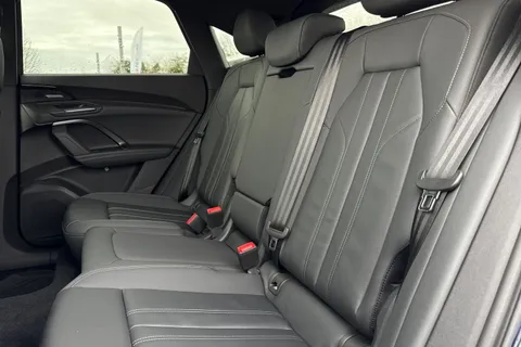 PL25ERX Audi Q5 2.0 TDI Launch Edition Sportback S Tronic quattro Euro 6 (s/s) 5dr Thumbnail #20