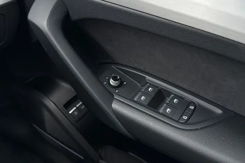 KY23PTX Audi Q5 S line 50 TFSI e quattro 299 PS S tronic Thumbnail #39