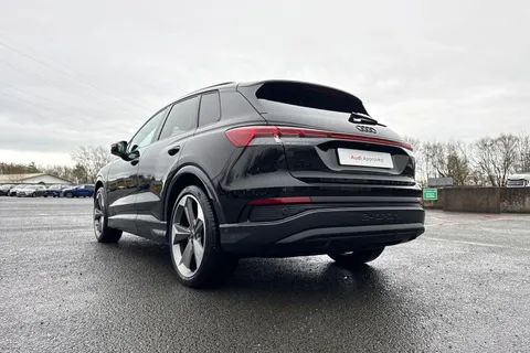 ML25WLD Audi Q4 e-tron Q4 Black Edition 45 e-tron 210,00 kW Thumbnail #40