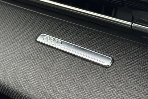 DX25USZ Audi A3 Black Edition 35 TFSI 150 PS S tronic Thumbnail #62