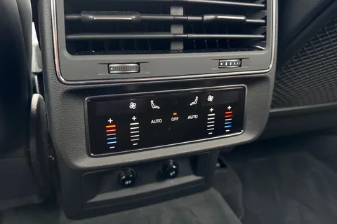 59 of 66 for Audi SQ7 SUV Black Edition TFSI 507 PS tiptronic