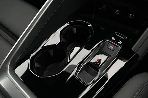 PL25ERX Audi Q5 2.0 TDI Launch Edition Sportback S Tronic quattro Euro 6 (s/s) 5dr Thumbnail #24