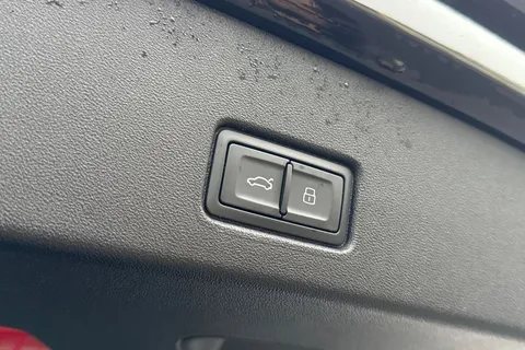 ML25WLD Audi Q4 e-tron Q4 Black Edition 45 e-tron 210,00 kW Thumbnail #42