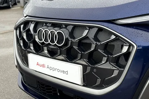 PL25ERX Audi Q5 2.0 TDI Launch Edition Sportback S Tronic quattro Euro 6 (s/s) 5dr Thumbnail #27