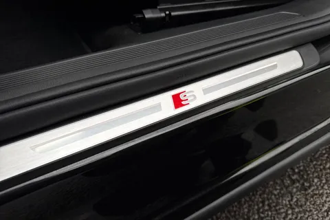 ML25WLD Audi Q4 e-tron Q4 Black Edition 45 e-tron 210,00 kW Thumbnail #46