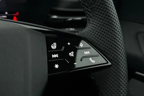 PL25ERX Audi Q5 2.0 TDI Launch Edition Sportback S Tronic quattro Euro 6 (s/s) 5dr Thumbnail #37