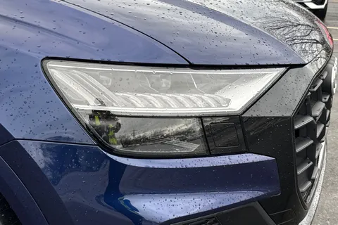 17 of 66 for Audi Q8 Black Edition 50 TDI quattro 286 PS tiptronic