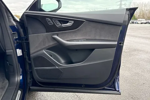 45 of 66 for Audi Q8 Black Edition 50 TDI quattro 286 PS tiptronic