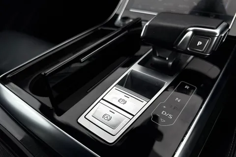 50 of 66 for Audi Q8 Black Edition 50 TDI quattro 286 PS tiptronic