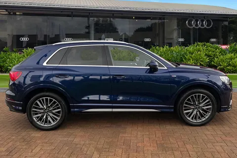 BJ25OEA Audi Q3 S line 35 TFSI  150 PS S tronic Thumbnail #4