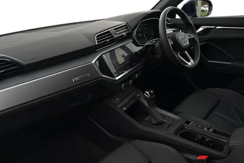 BJ25OEA Audi Q3 S line 35 TFSI  150 PS S tronic Thumbnail #15