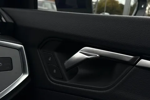 BJ25OEA Audi Q3 S line 35 TFSI  150 PS S tronic Thumbnail #21