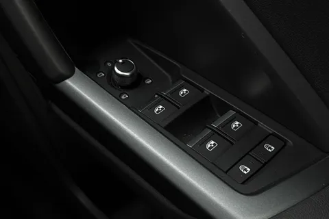 BJ25OEA Audi Q3 S line 35 TFSI  150 PS S tronic Thumbnail #39