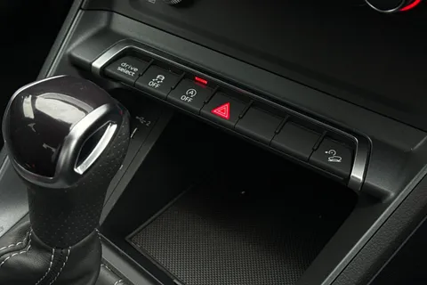 BJ25OEA Audi Q3 S line 35 TFSI  150 PS S tronic Thumbnail #40