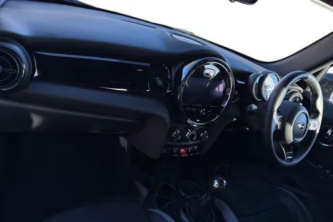 PK22AEB Mini Hatch 1.5 Cooper Sport Euro 6 (s/s) 5dr Thumbnail #16