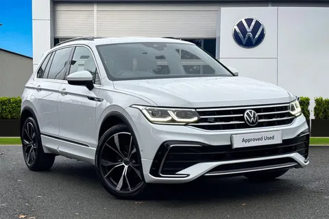 BF21SXD Volkswagen Tiguan 2.0 TDI R-Line 5dr DSG |  Navigation system | Heated Seats Thumbnail #2