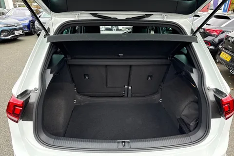 BF21SXD Volkswagen Tiguan 2.0 TDI R-Line 5dr DSG |  Navigation system | Heated Seats Thumbnail #7