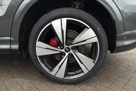  Audi Q5 2.0 TDI Edition 1 S Tronic quattro Euro 6 (s/s) 5dr Thumbnail #12