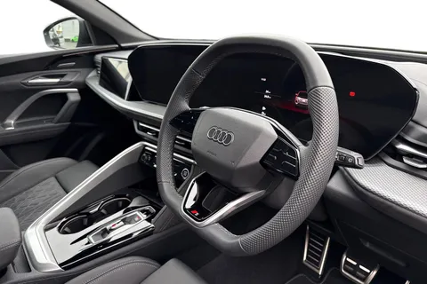  Audi Q5 2.0 TDI Edition 1 S Tronic quattro Euro 6 (s/s) 5dr Thumbnail #14